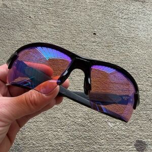 Oakley Flak 2.0 Sport Sunglasses with Polarized Purple/Blue Lenses with Case